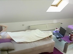 Gets finished off in her mouth