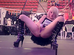 Blonde plays with her snatch and squirts in public