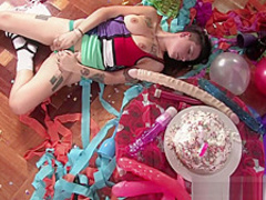 Punk chick gets intimate at a party and cums