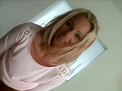 Deutsche Milf bringt ihrem Neffen das Ficken bei