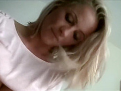 Deutsche Milf bringt ihrem Neffen das Ficken bei