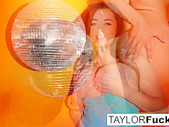 Taylor Vixen  Aaliyah Love in 70's Sluts Finger Each Other's Cunts - TaylorVixen