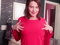 Soccer mom with hairy pussy masturbates in pantyhose