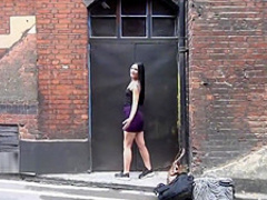 Amateur Carmels feels good outside playing with her pussy