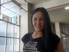 Amateur Carmels feels good outside playing with her pussy