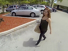 Fucking a hottie before her date