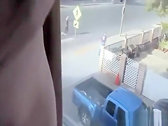 At hotel room girlfriend blows my cock until i cum