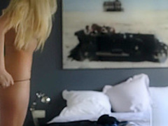 Simony Diamond rode a fat stiff shaft