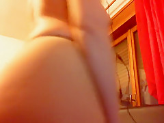 Sei umiliato e deriso per essere quello che sei un povero sottomesso