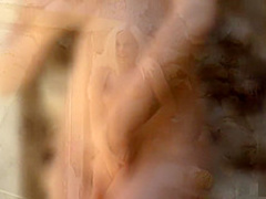 Dido and her divine curves