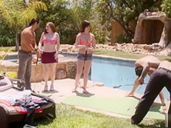 Jennifer plays minigolf: Part 2