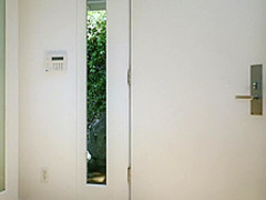 HOT Babes aggressive pussy eating makes this girl squirt