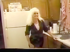 Vintage American milf pee movie p.2