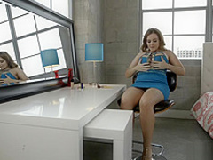 Big Naturals - Curvy Doll