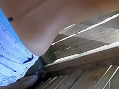 Geile Milf beim Outdoor Sex zum Finale auf die dicken Titten gespritzt