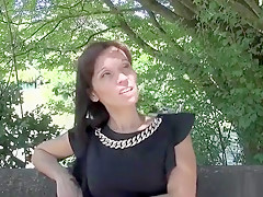 Jolie portugaise de 33 ans fait tomber un tabou familial