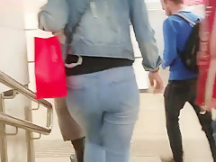 Sweet girl with round ass