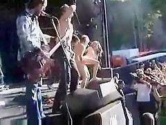 Amateur couple fucking at a rock concert
