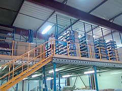 Cette jolie jeune patronne va payer la course de taxi en nature