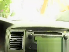 EBONY WIFE GIVES BLOWJOB PLEASURE IN CAR