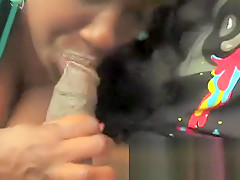 EBONY WIFE GIVES BLOWJOB PLEASURE IN CAR