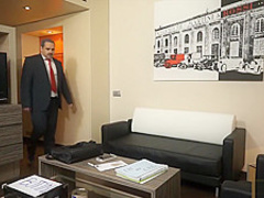 Spanish high class pussy seals the deal