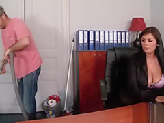 Ravishing Jasmine Black has her muff plugged