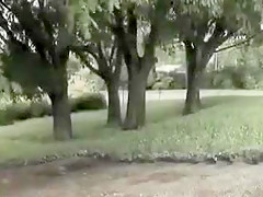 Jeune lèche et fait jouir une italienne mature