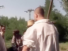 Jolie brunette baisée par un black