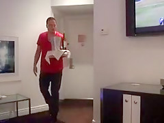 Salope baise avec le mec du room service