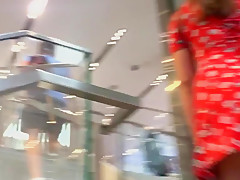 Upskirt Tourist Chick