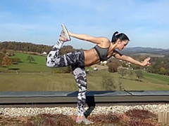 Geile Milf beim Yoga zum Sex verfГјhrt