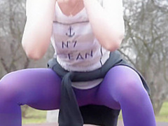Jeny Smith training in her pantyhose
