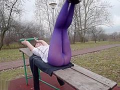 Jeny Smith training in her pantyhose