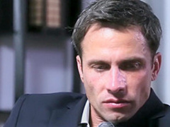 Cute girls get frisky with each other during threeway