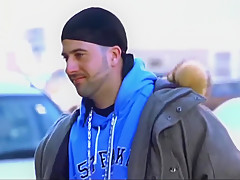 interracial kissing and ass grab (Barbershop 2002)