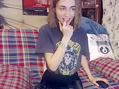 Who is this sexy cam girl?