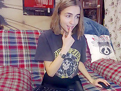 Who is this sexy cam girl?