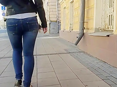 Looking at the wriggling ass