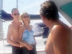 Il nique ma meuf sur un bateau