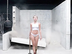 Miley Cyrus wrecking ball leg edition (no sound)