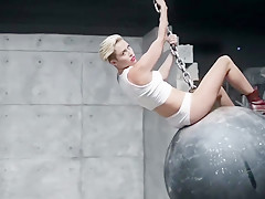 Miley Cyrus wrecking ball leg edition (no sound)
