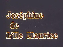Joséphine est soulagée d'offrir sa chatte poilue à quelqu'un