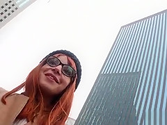 Maria, secrétaire à la Défense chopée à la sortie du boulot ! (vidéo exclusive)