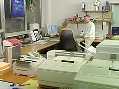 Grande allemande mince très mignonne baisée très fort