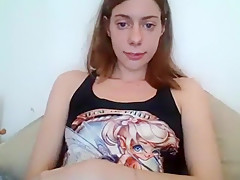 ADOLESCENTE À LA CHATTE POILUE SE DOIGTE EN CAM