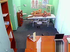 Dirty doctor steps in to cure sexy patients claustrophobia
