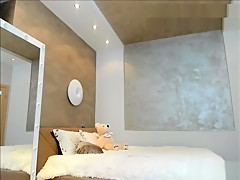 Beautiful blonde cam girl show boobs