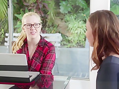 Les Babes Scissoring And Facesitting Together