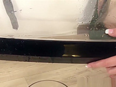 Wetandpissy Cleaning up piss with her tongue